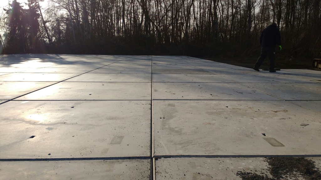Betonplatten 2m x 2m x 14cm - mit Hebeösen